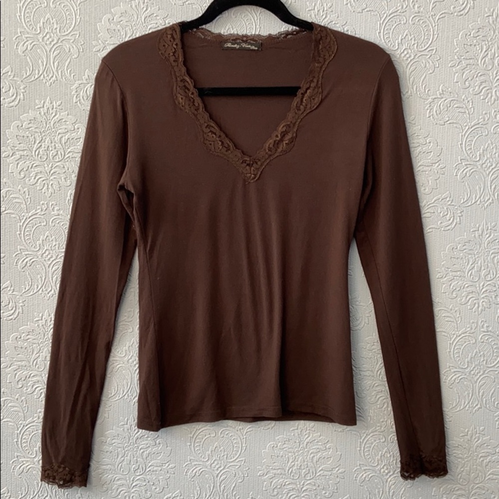 2/$20 Rendez-vous Paris brown vneck with lace top